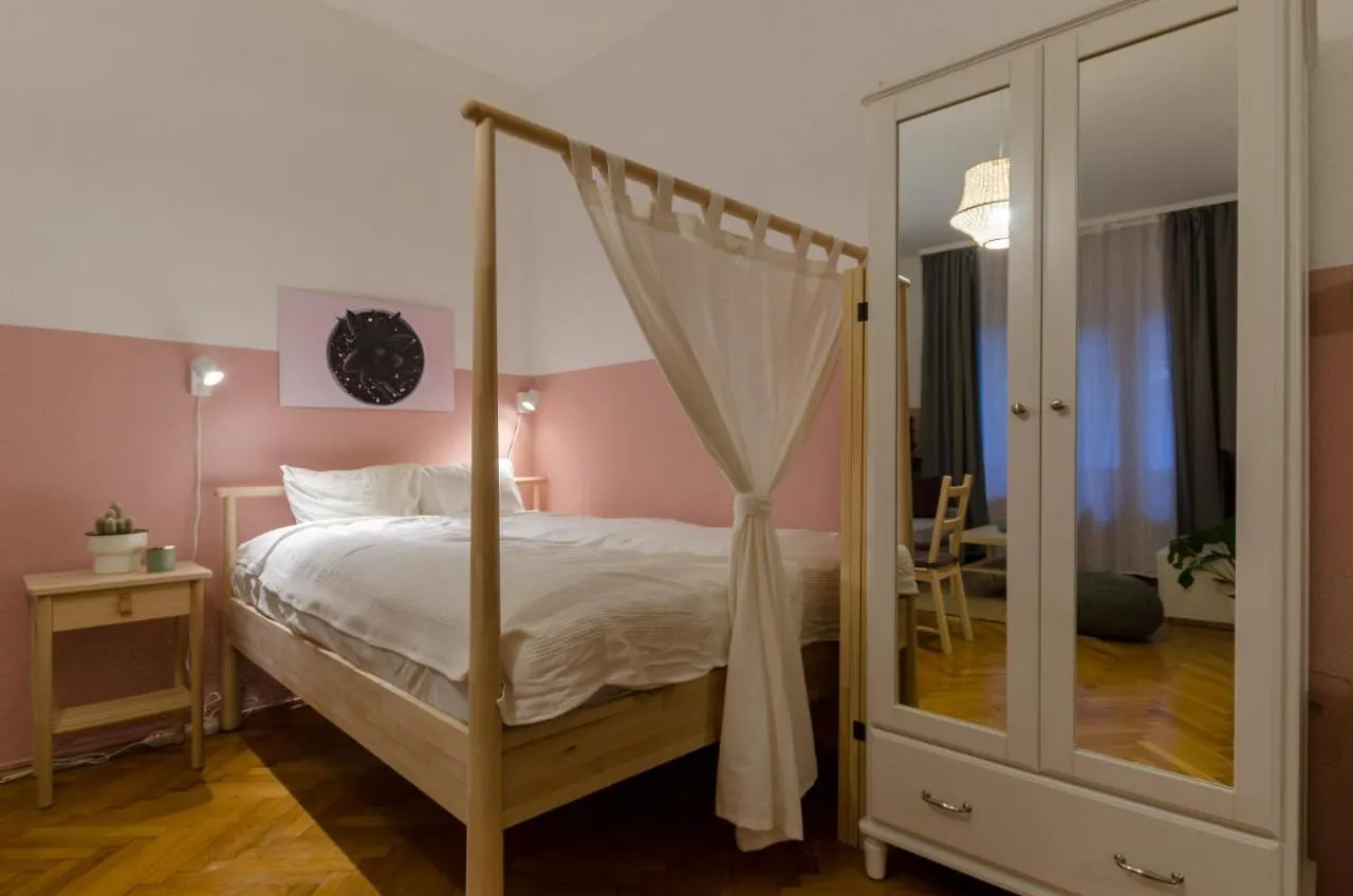 Studio Next To Kiraly Street Kd11 Apartment Budapest