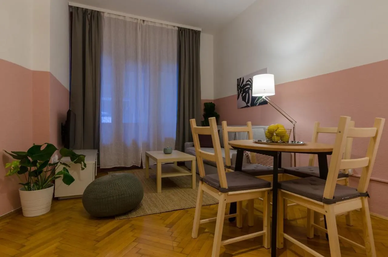Studio Next To Kiraly Street Kd11 Apartment Budapest